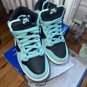 Nike SB Dunk Mid Sea Crystal